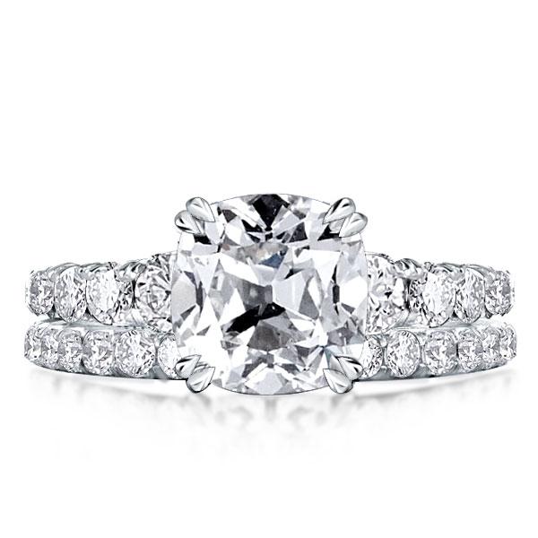 

Classic Double Prong Cushion Cut Bridal Set, White
