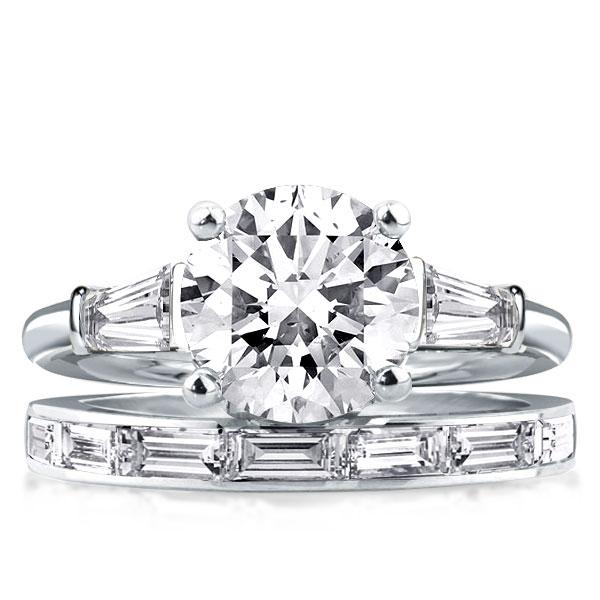 

Italo Three Stone Engagement Rings Sets Round Cut Bridal Set, White