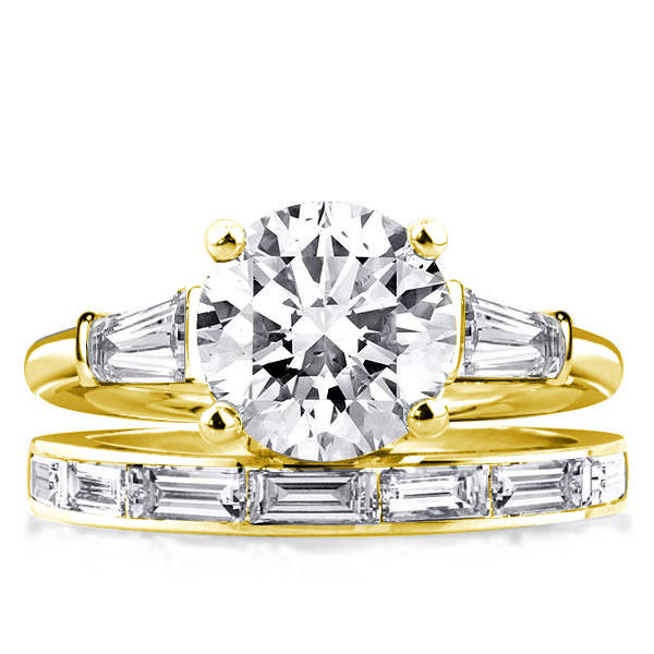 

Golden Three Stone Round & Baguette Bridal Set, White