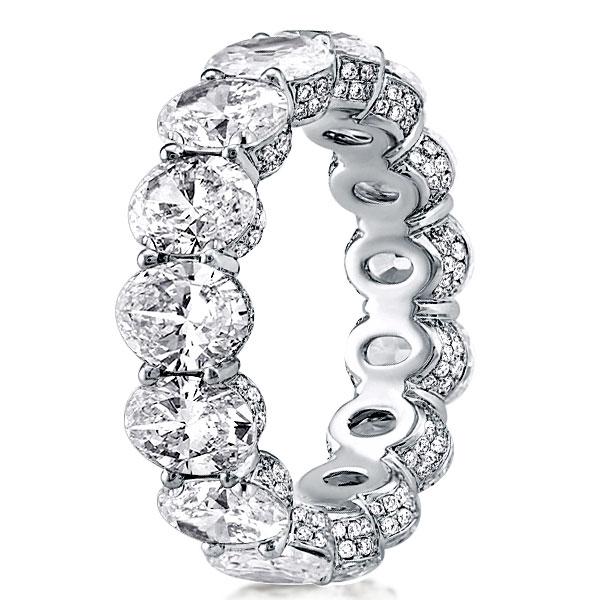 

Classic Eternity Shared Prong Oval Cut Wedding Band, White