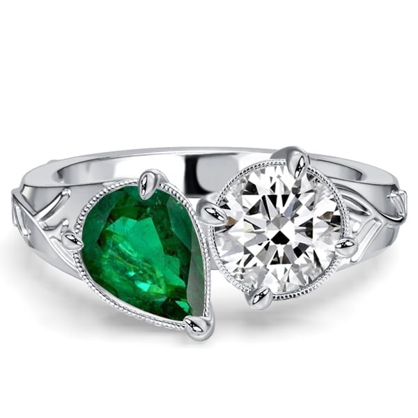 

Italo Toi Et Moi Filigree Pear Cut White & Emerald Sapphire Engagement Ring