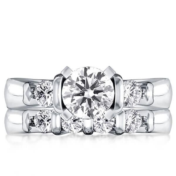 

Italo Cathedral Four Prong Bridal Set, White
