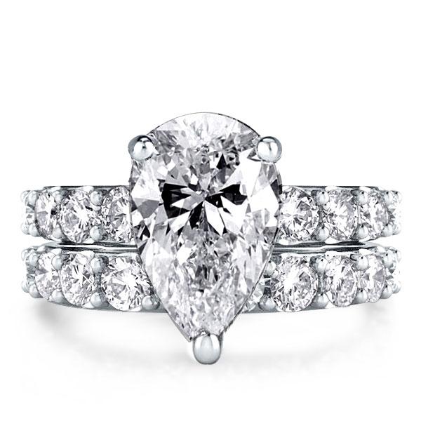 

Classic Three-Quarters Round & Pear Cut Bridal Set, White