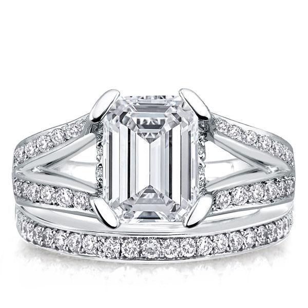 

Classic Split Shank Emerald Cut Womens Bridal Set, White
