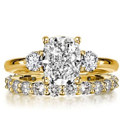Italo Golden Three Stone Cushion Cut Engagement Ring Sets For Women