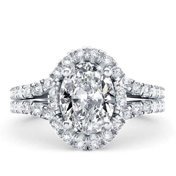 Oval halo engagement rings