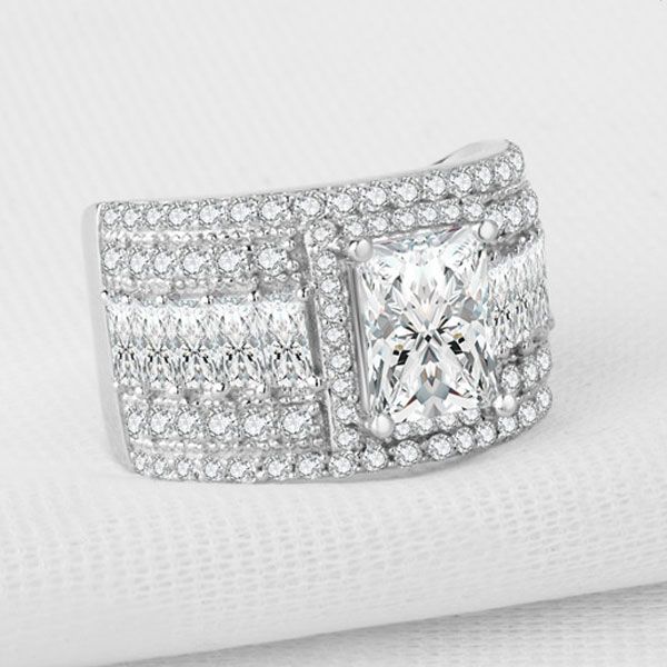 Vintage Women's Engagement Rings