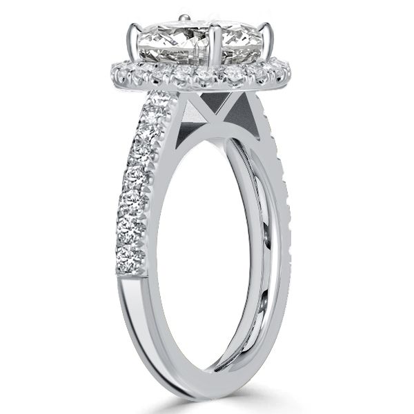 How to Buy an Engagement Ring Online