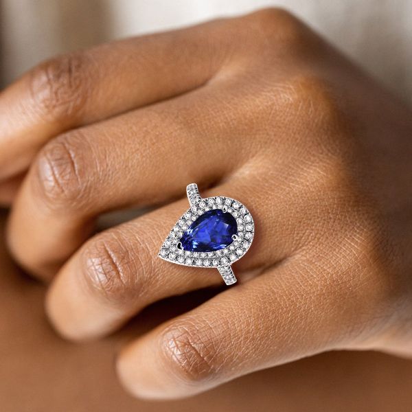 Pear shaped sapphire ring deals