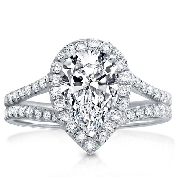 Pear Engagement Rings with Halo