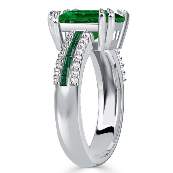 Engagement Ring Emerald Cut