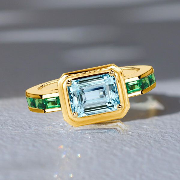 Vintage emerald cut aquamarine ring hotsell