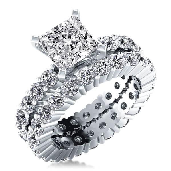 Antique Style Wedding Ring Sets on Hand