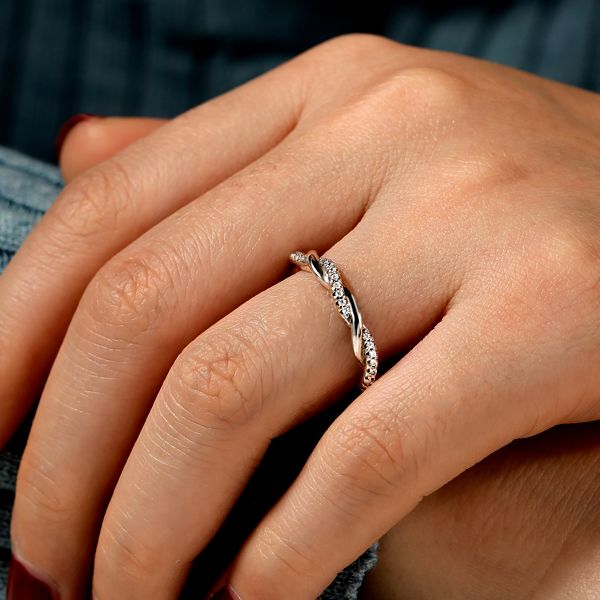 Twisted vine wedding band new arrivals