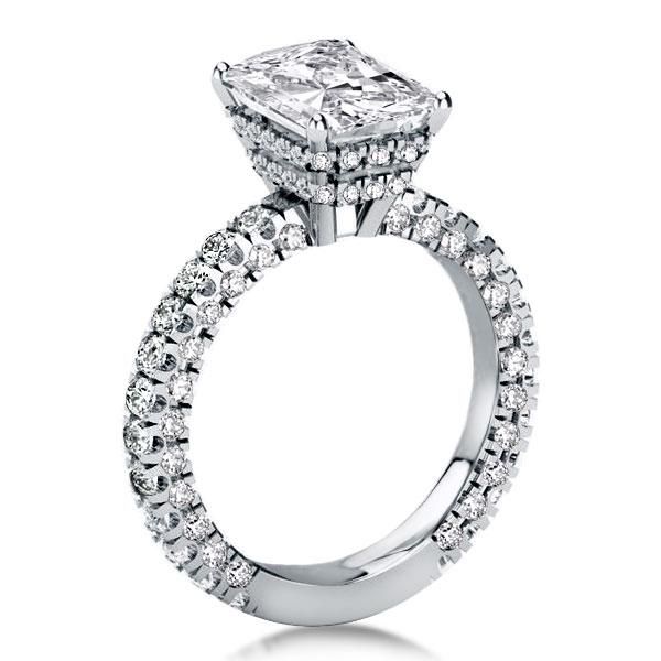 How to Buy an Engagement Ring Online