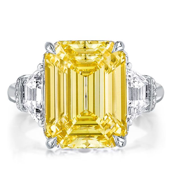 Engagement Ring Emerald Cut