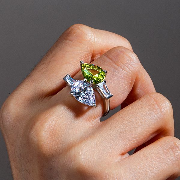 Pear Shaped Engagement Rings