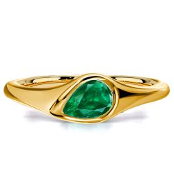 Italo Emerald Pear Cut Solitaire Ring For Women Classic