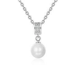 Classic Pearl Necklace