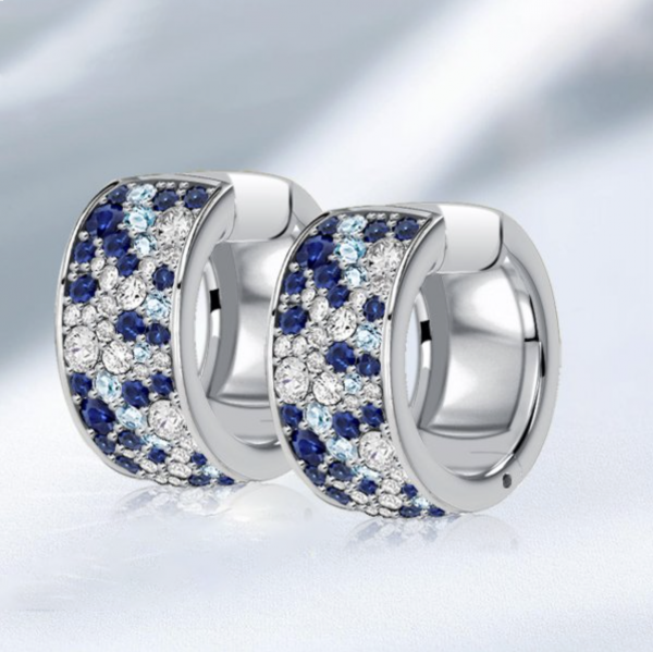 Tiny Hoop Earrings: A Timeless Jewelry Choice for Modern Elegance