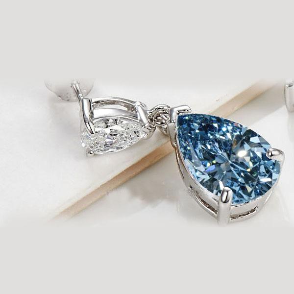 Cherishing Love: Selecting the Perfect Christmas Jewelry for Your Wife