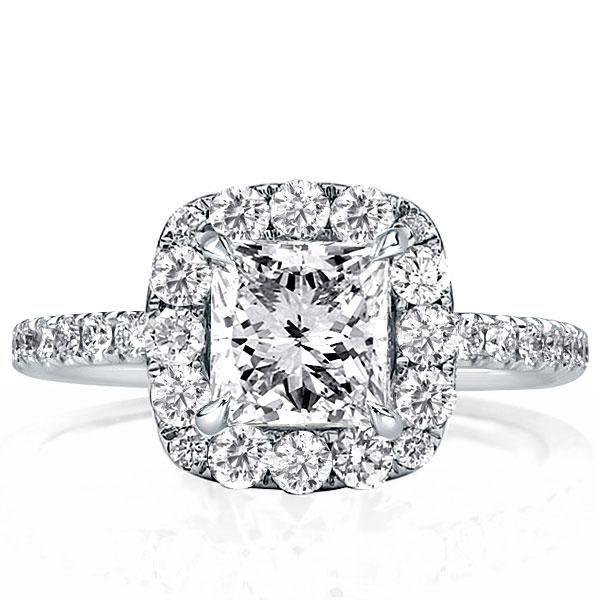 Halo Princess Cut Engagement Rings: A Fusion of Elegance and Modernity