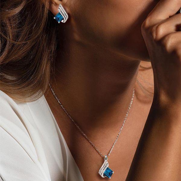 Sparkle in Elegance: The Allure of the Blue Topaz Necklace