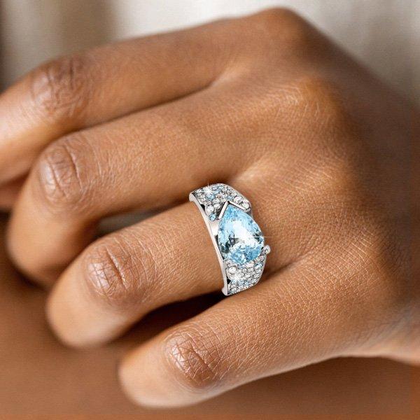 Aquamarine Cocktail Ring: The Ocean-Inspired Statement Jewelry Every Woman Loves
