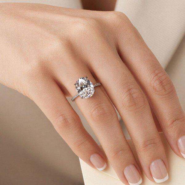 Moissanite Oval Engagement Rings: Brilliant Style with a Modern Point of View