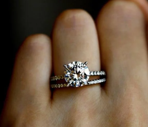 WAYS TO WEAR: THREE OPTIONS FOR WEDDING RING ENGAGEMENT RING SET