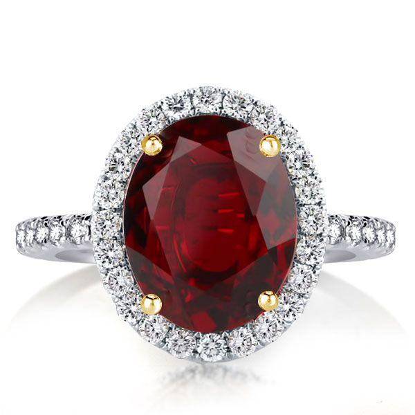 What Are the Unique Features of Halo Engagement Rings?