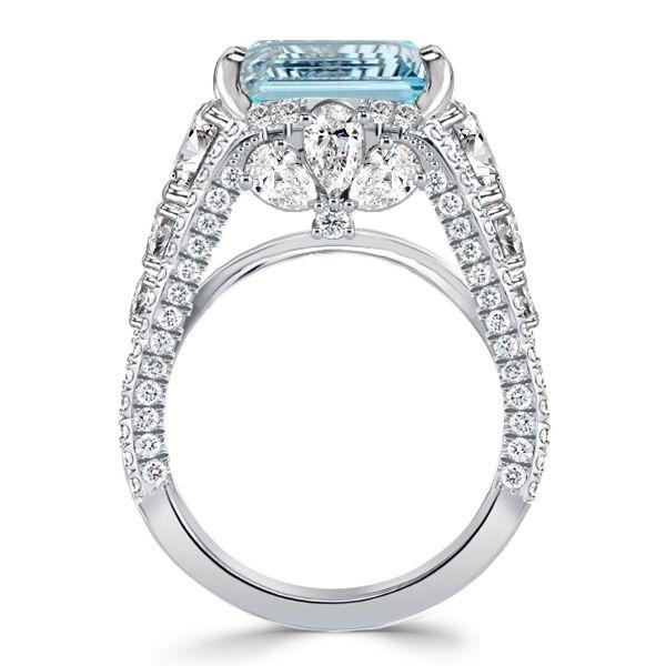 What Are the Unique Characteristics of Emerald Cut Aquamarine Engagement Rings?