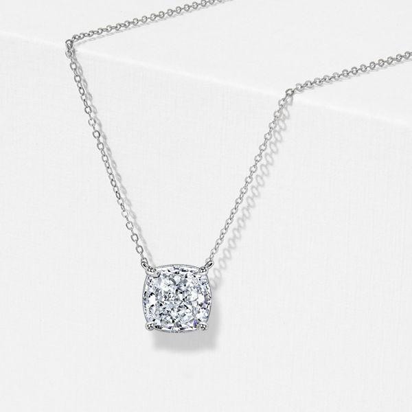 Why a Solitaire Pendant Necklace Is a Must-Have in Your Jewelry Box？