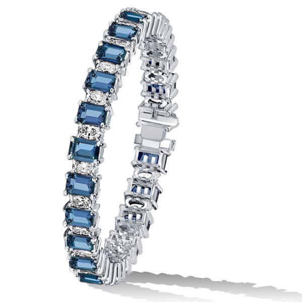 Elegance Refined: The Allure of the Emerald Cut Bracelet for Women