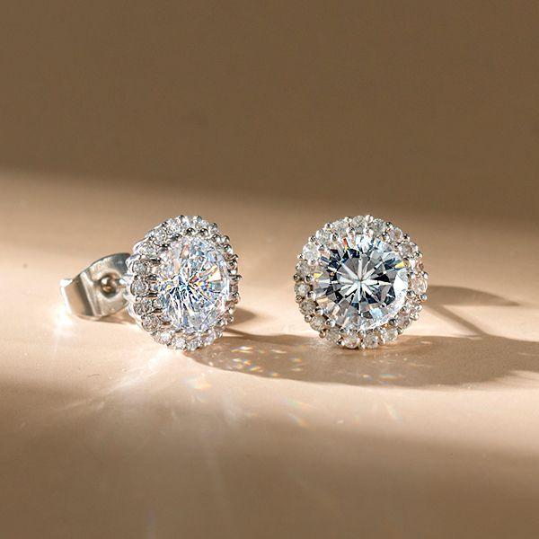 The Allure of Silver Stud Earrings: A Timeless Jewelry Essential