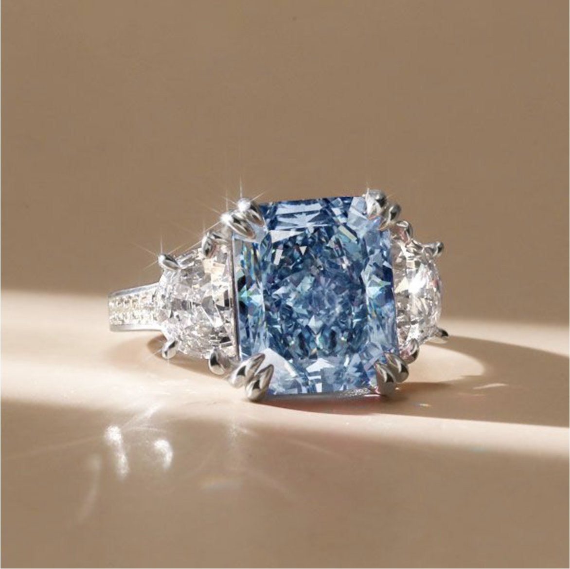 Are Blue Topaz Rings for Women Suitable for Everyday Wear and Long-Term Use?