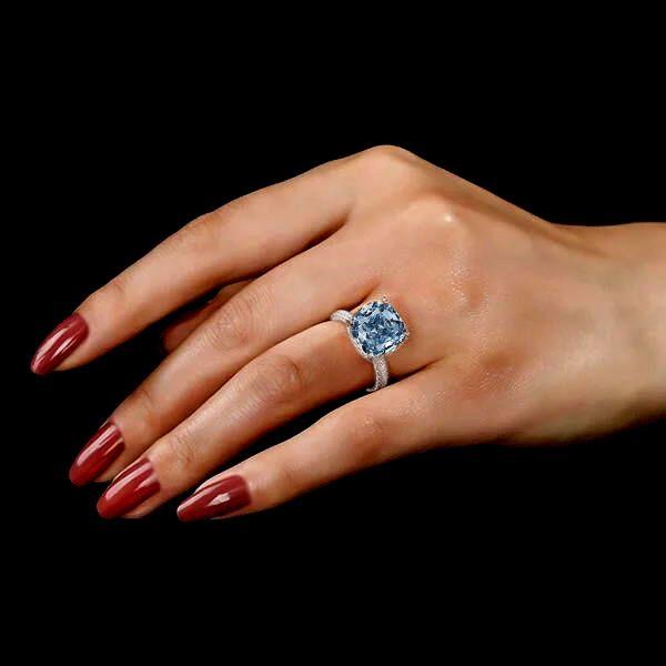 Express Your Love with Blue Promise Rings for Her from Italo Jewelry
