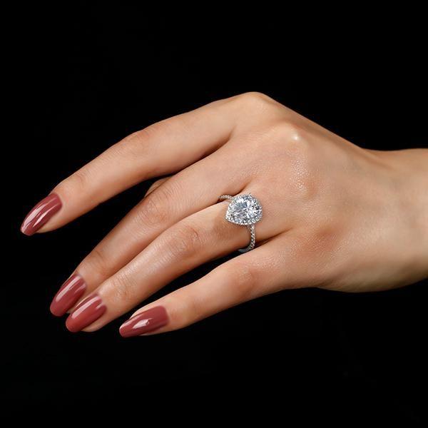 How to Choose the Best Halo Pear Engagement Ring for Your Special Day?