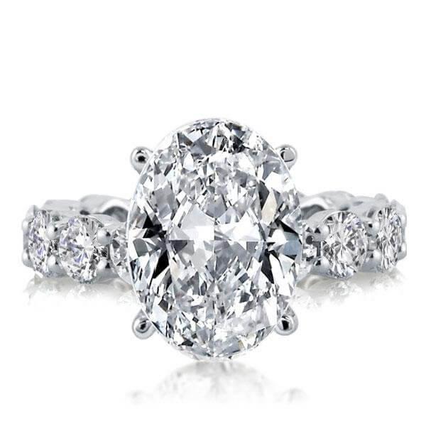 Buying engagment rings for women