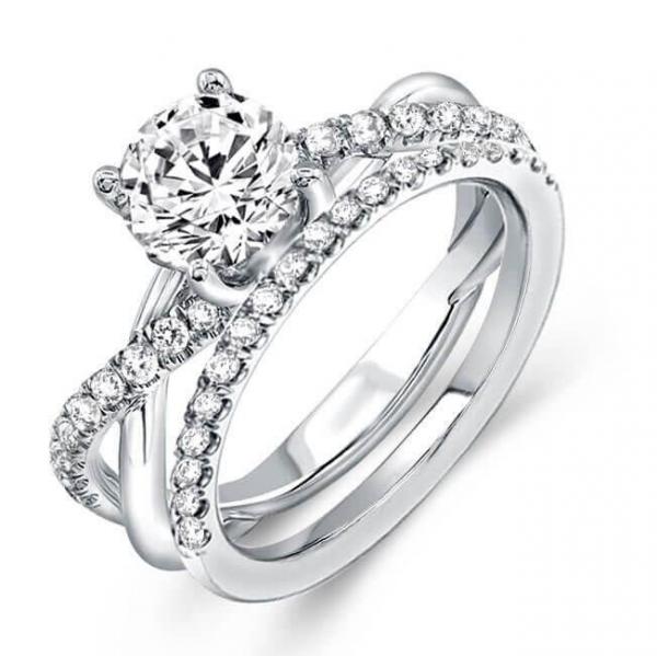 How Engagement Rings and Wedding Bands work