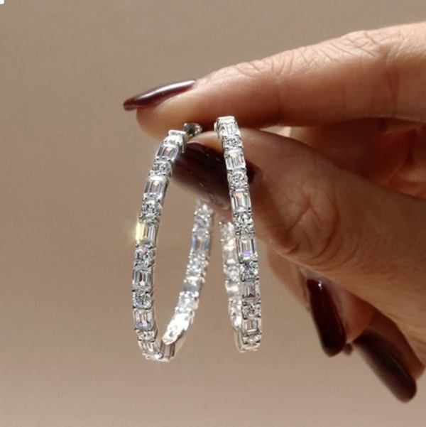 Big Hoop Earrings – A Bold Jewelry Trend Perfect for Mother’s Day Gifts