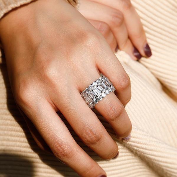Baguette Cut vs Emerald Cut: Understanding the Elegance Behind Two Iconic Cuts
