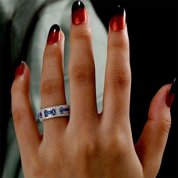 Best Jewelry for Christmas: A Festive Guide to Sparkling Treasures