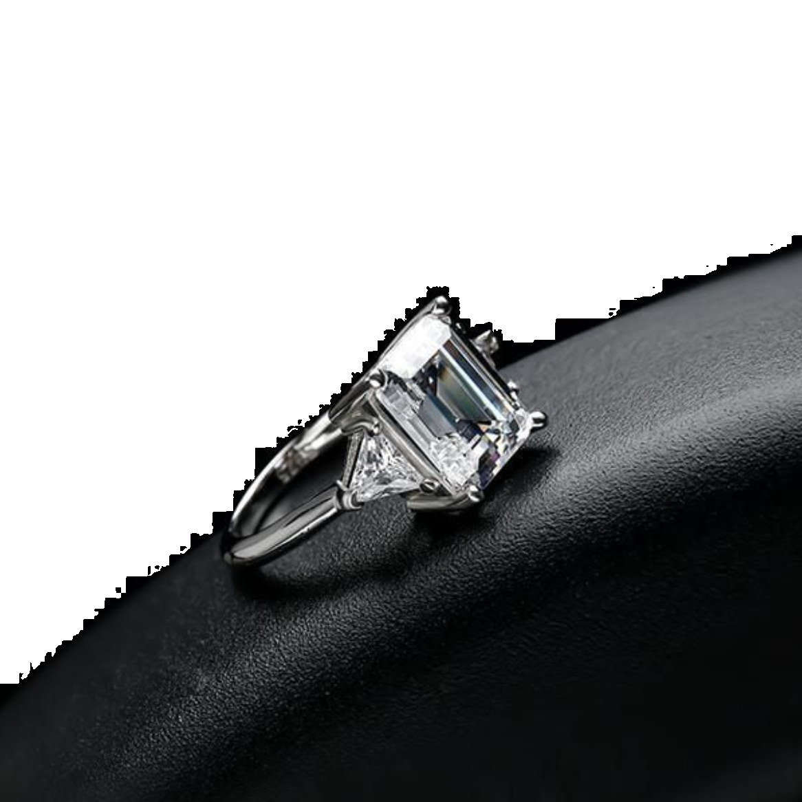 Moissanite Rings vs Diamond: Which Sparkles Brighter for Modern Love?