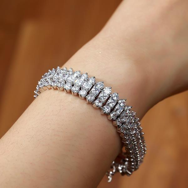 Embrace the Holiday Spirit with Christmas Jewelry Bracelets from Italo Jewelry