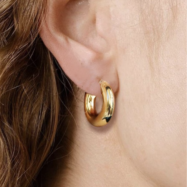 Why Are Small Gold Hoop Earrings the Perfect Everyday Jewelry Choice?