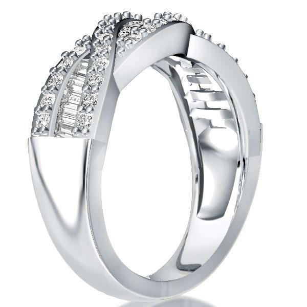 Twisted Band Engagement Rings: A Symbol of Intertwined Love this Black Friday 2023