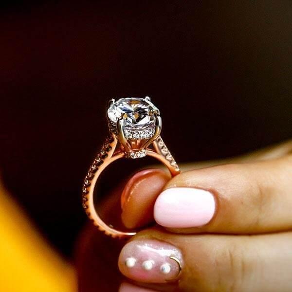 How Can You Get An Engagement Ring with Affordable Price