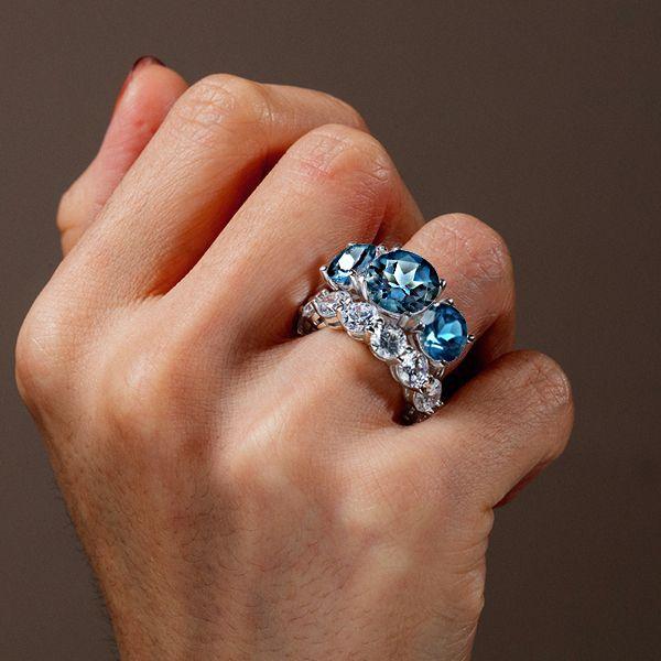 Blue Engagement Ring Sets: The Perfect Choice for Your Special Day