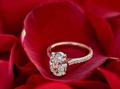 Our Favorite Oval Solitaire Engagement Ring